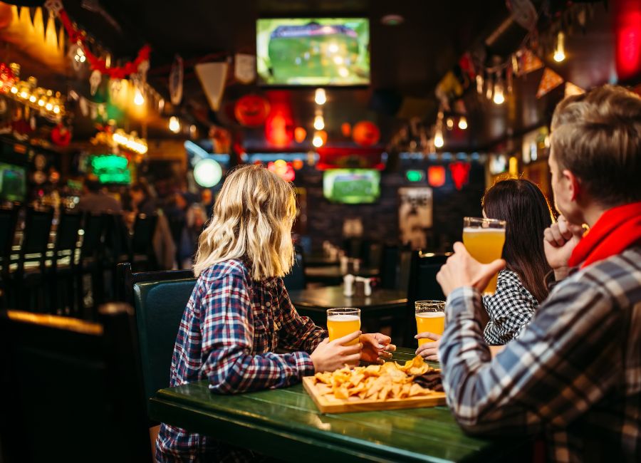 7 Ways to Prepare Your Restaurant for Game Day